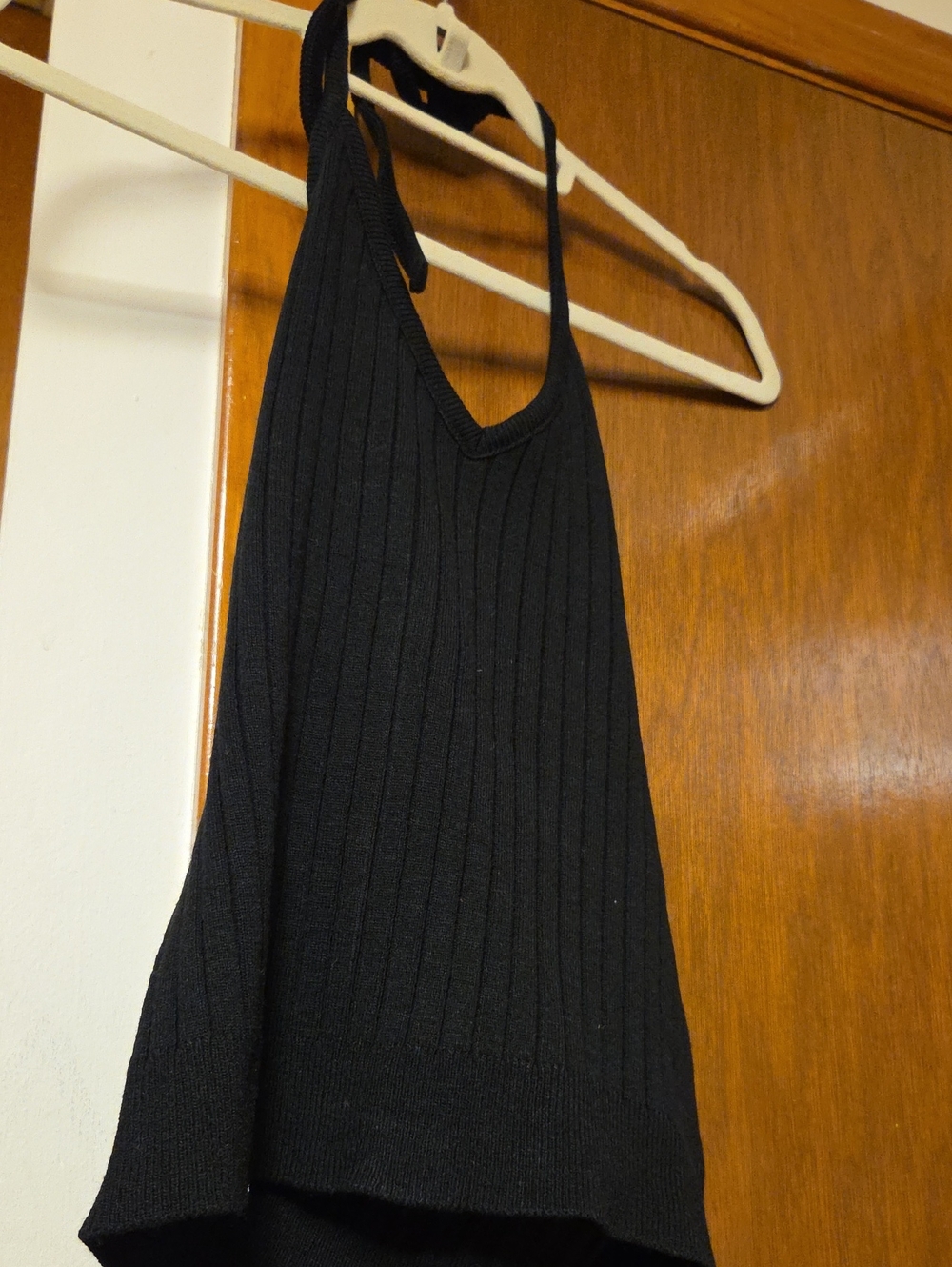 JUNIORS Black Ribbed Knit Halter Tank Top